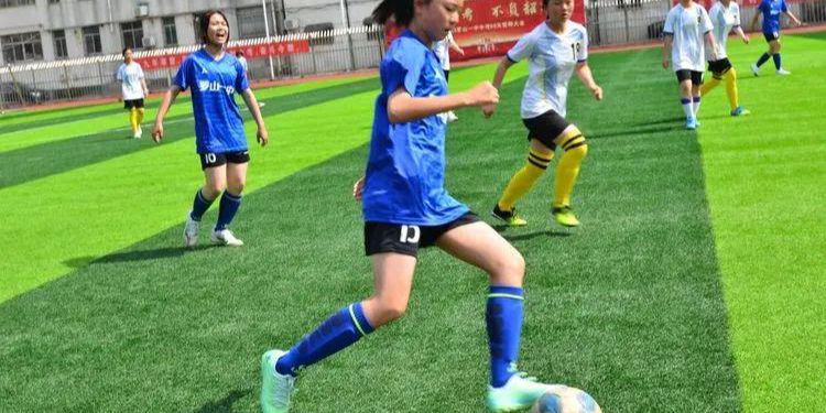 女子足球哪个队得冠军最多_女子足球奥运冠军_女足球运动员冠军