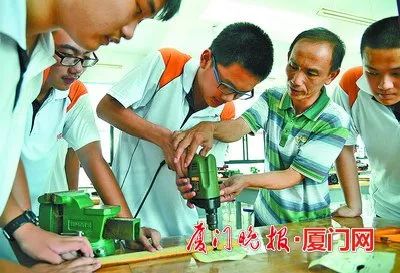 厦门篮球比赛2021_厦门英才女子篮球赛冠军_篮球厦门赛女子冠军英才是谁