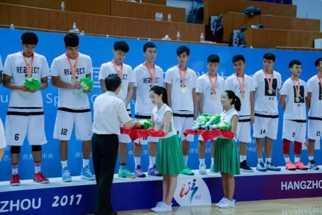 全国中学生篮球赛冠军_庄边中学篮球比赛冠军是谁_全国中学生篮球联赛冠军