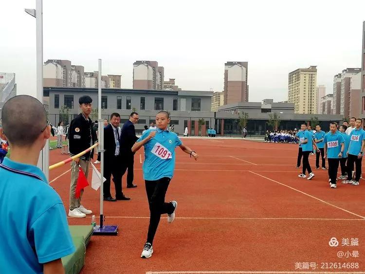 运动会高中领奖_高中生运动会奖品_高中运动会奖项