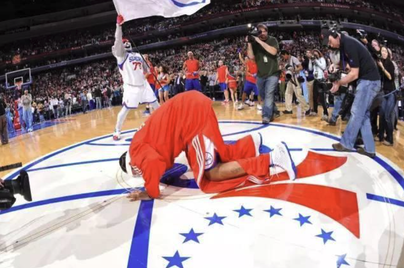 篮球控5期：NBA历史上，哪些画面能被奉为经典？