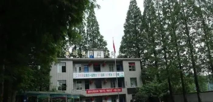 摔跤笔画怎么写_摔笔画组词_摔跤规则图片简笔画