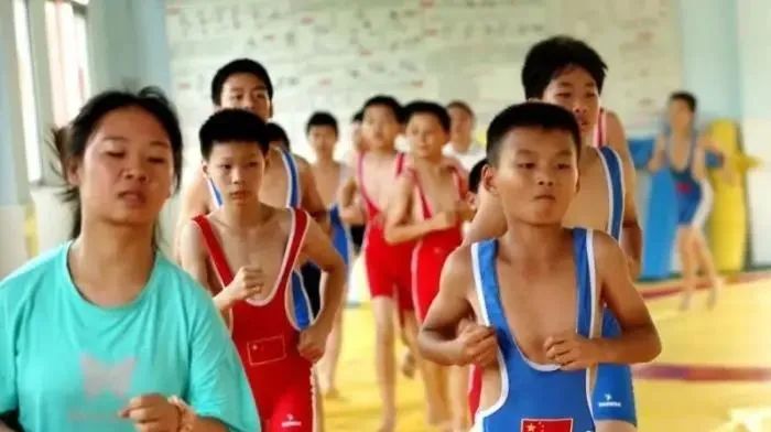 摔笔画组词_摔跤规则图片简笔画_摔跤笔画怎么写