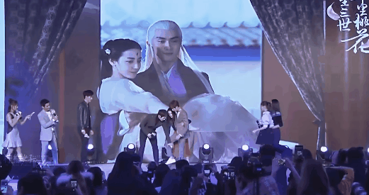 健身明星图片_与明星健身_健身明星死亡