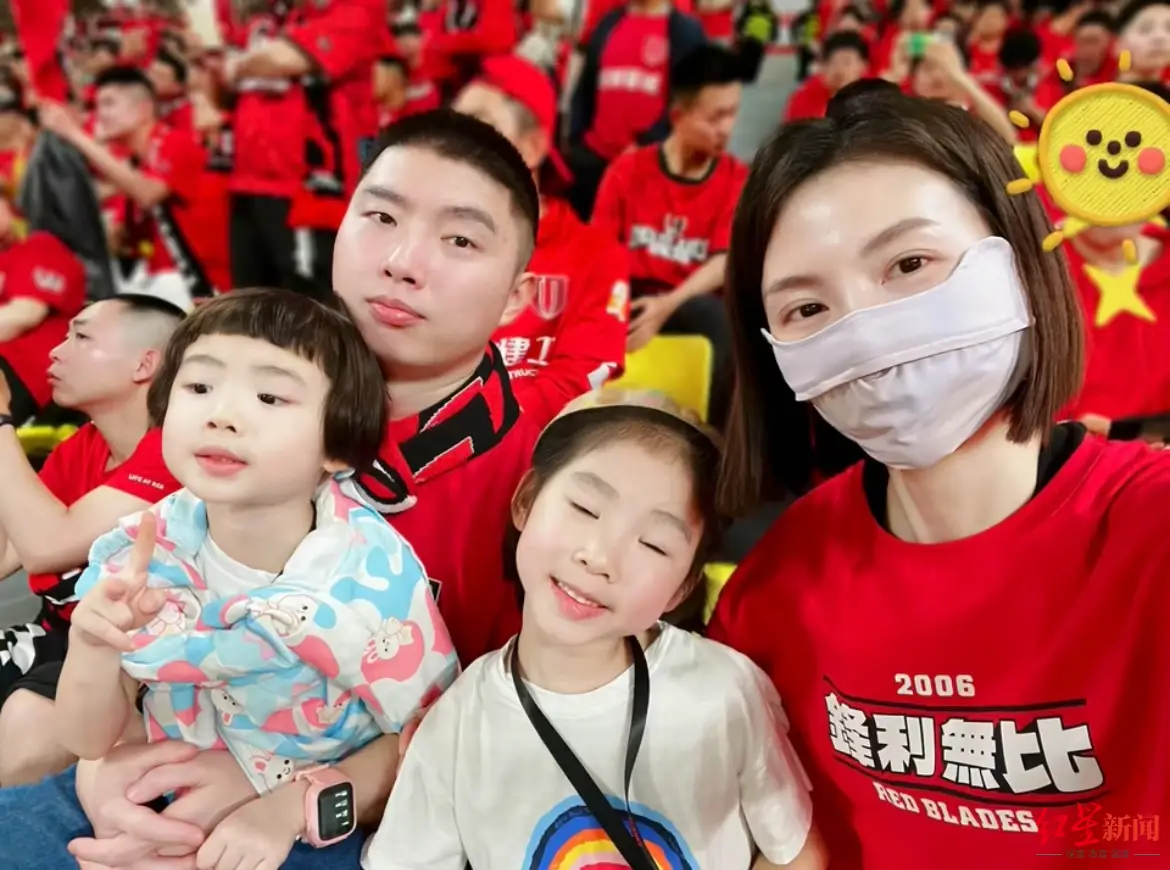 篮球赛冠军_篮球冠军踢馆_打篮球冠军