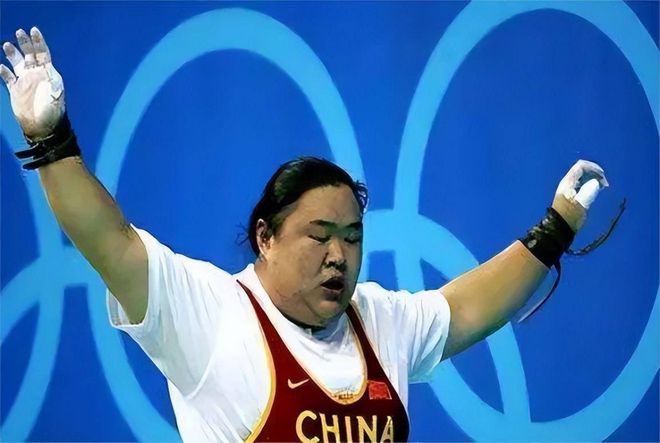 中国举重冠军晕倒事件_举重意外视频_举重晕倒视频大全