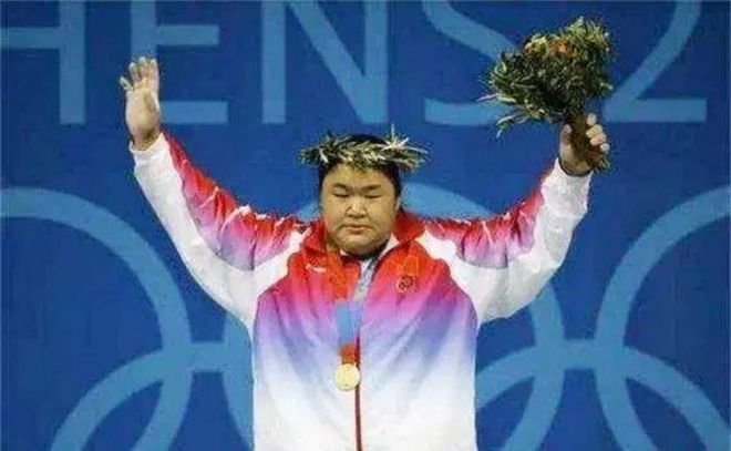 举重意外视频_中国举重冠军晕倒事件_举重晕倒视频大全