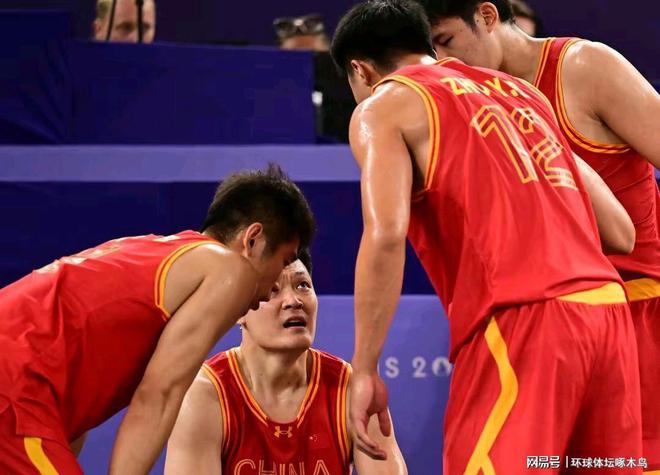 中国男篮三人球胜世界第一塞尔维亚队 快来